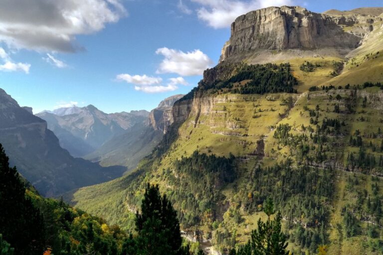 Estaubé et Troumouse : les cirques cachés des Pyrénées loin du tourisme de masse