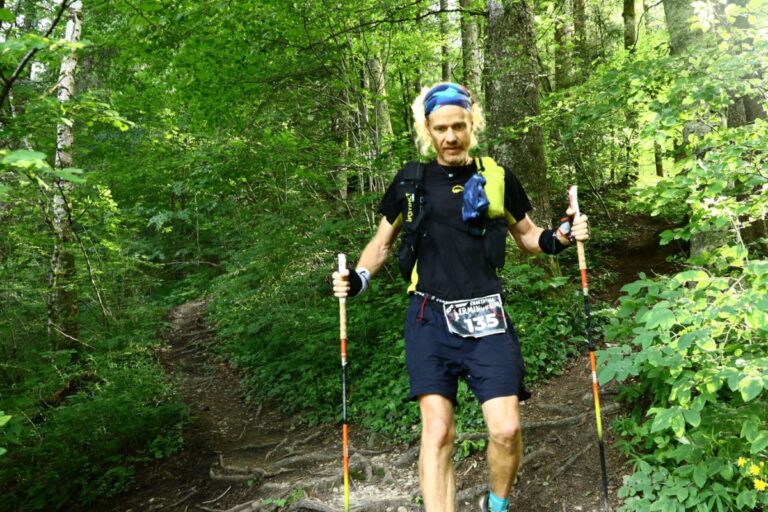 Seul face à 190 km de montagne corse : ce traileur français réalise un nouveau record de la traversée du GR20