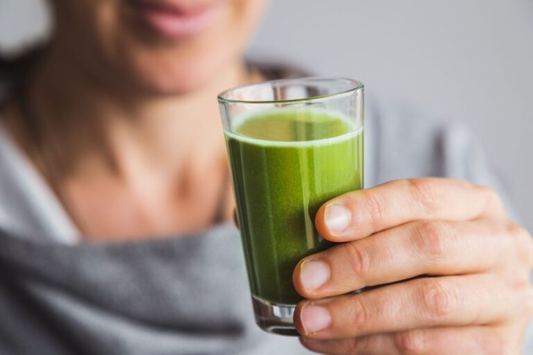 Jus d’Herbe de blé : Quels sont les bienfaits pour le sport ?