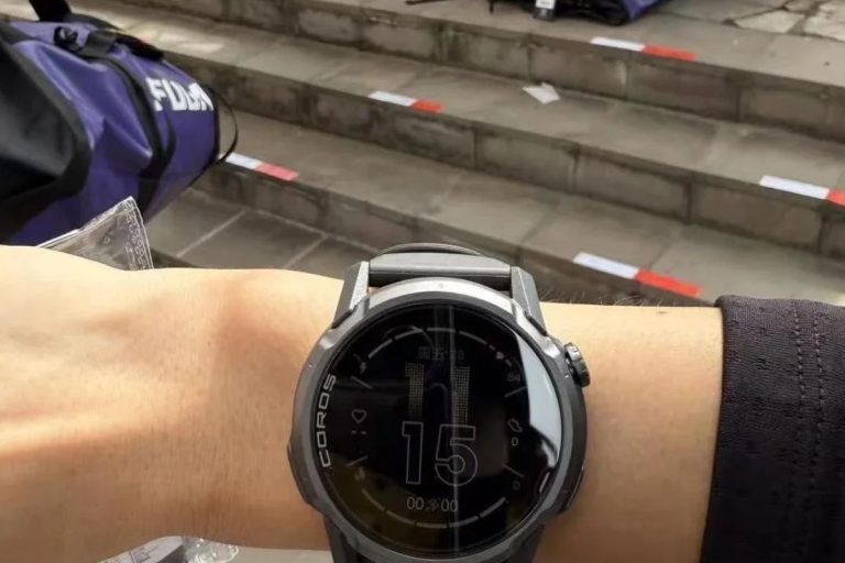 Coros Apex 4 : la révolution de la montre d’aventure arrive en octobre