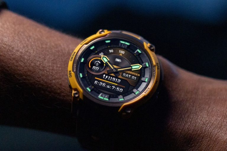 Garmin Instinct Crossover AMOLED : la montre hybride qui révolutionne le sport outdoor