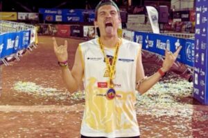 casquette verte diagonale des fous 2025