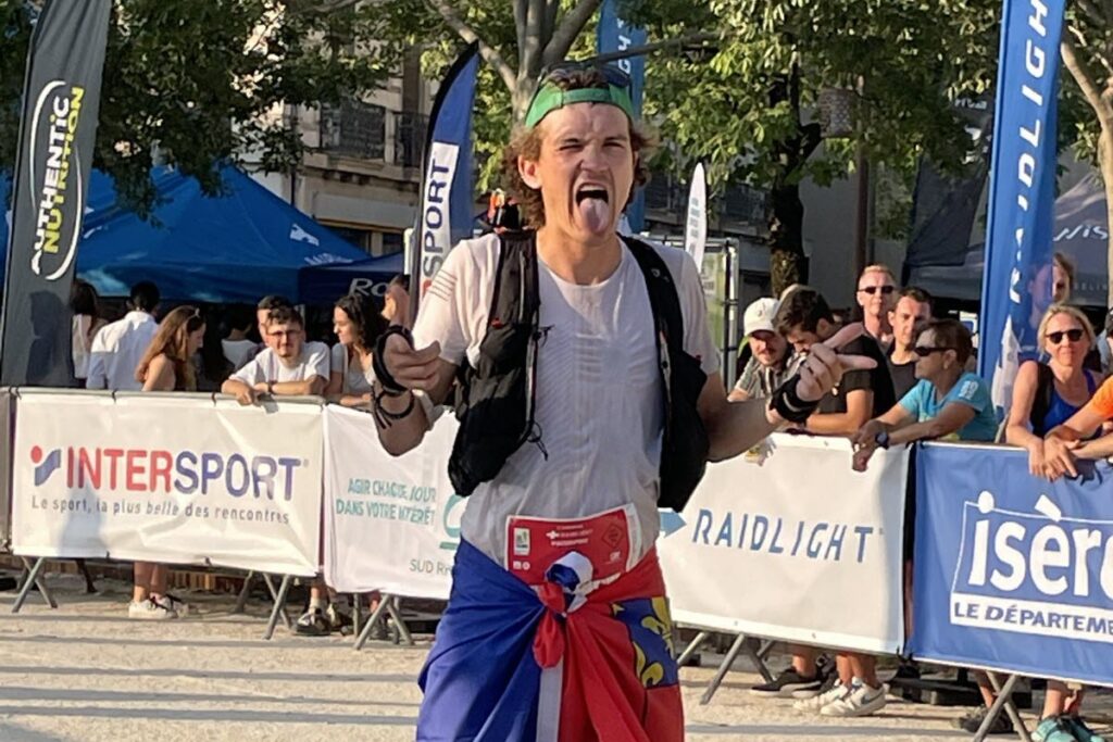 casquette verte diagonale des fous 2025 (8)