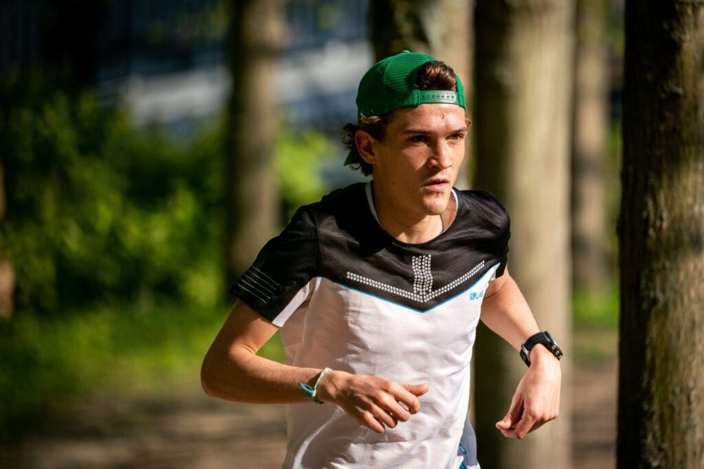 casquette verte diagonale des fous 2025 (9)