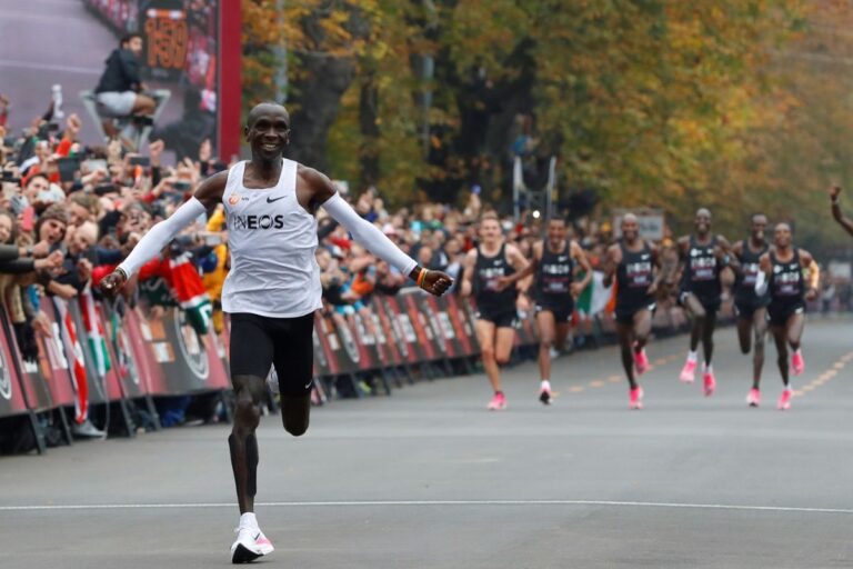 Marathon de New York 2025 : Kipchoge vs Bekele, le choc des légendes en direct