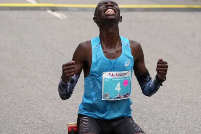 Résultats Marathon de Chicago 2025 : John Korir explose le record, Jacob Kiplimo et Hawi Feysa triomphent