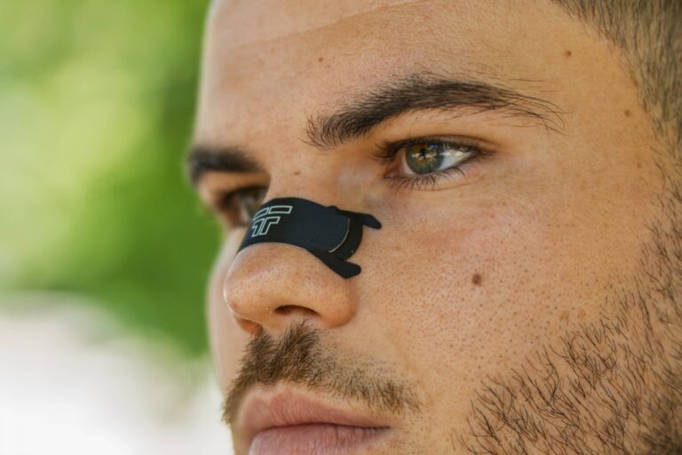 Le scotch sur le nez pour courir (bandes nasales) : Mythe ou réalité ?