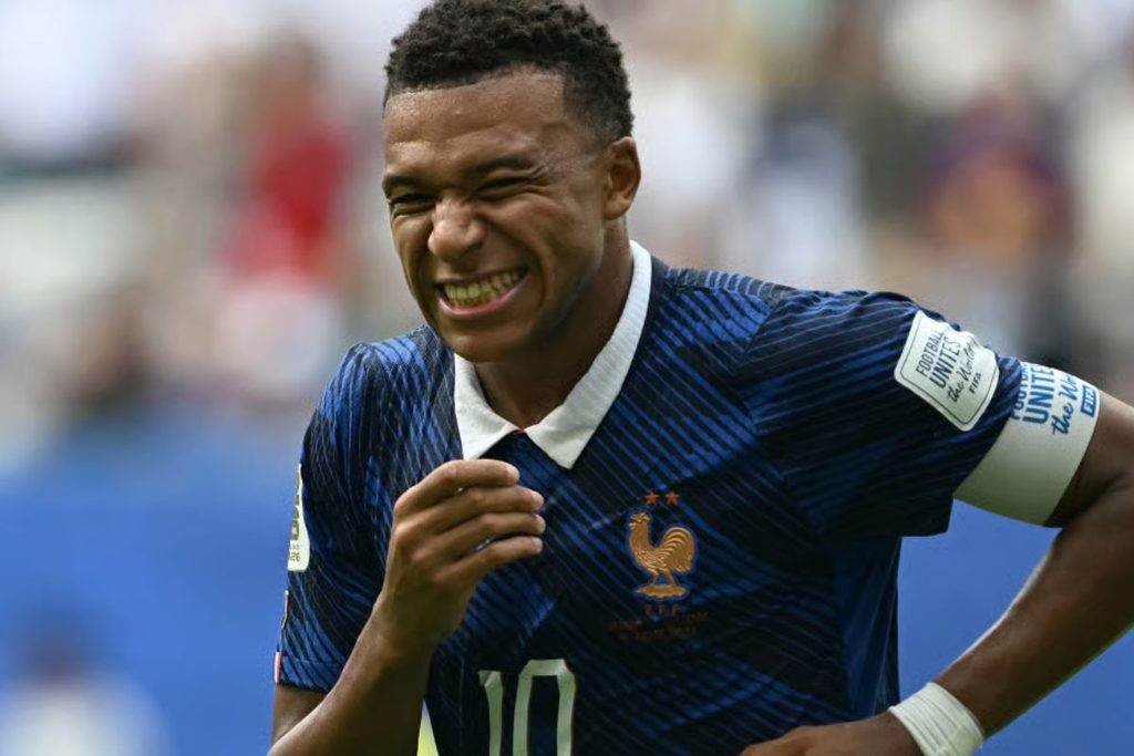 kylian mbappe on (1)
