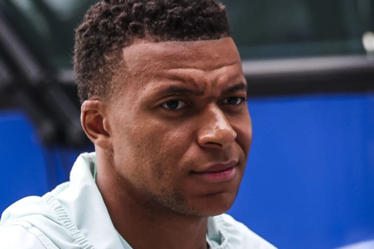 kylian mbappe on (3)