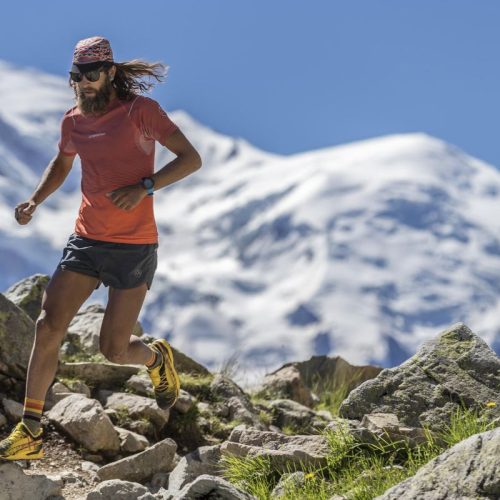 Anton Krupicka forfait pour l’UTMB 2025 : qui sont les nouveaux favoris ?