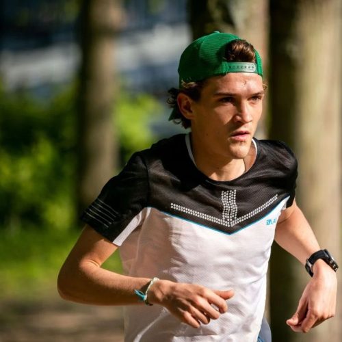 casquette verte ultra trail arc of attrition