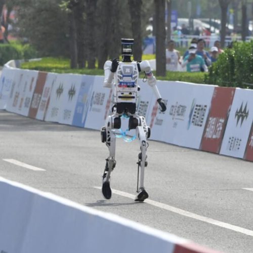 record du monde semi marathon robot (2)